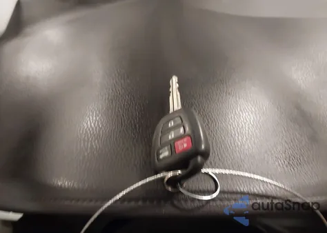 2015 Toyota Corolla Le z USA, uszkodzony, nr VIN 2T1BURHE7FC473555